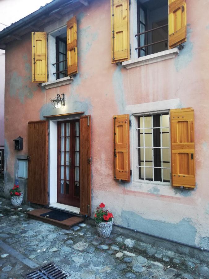 Ferienwohnung La Chicca Piccola Casina In Affitto Nel Borgo Antico Di Gaggio Montano Bo Exterior foto